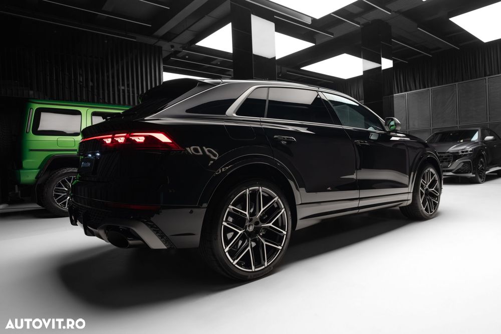 Audi RS Q8 - 10