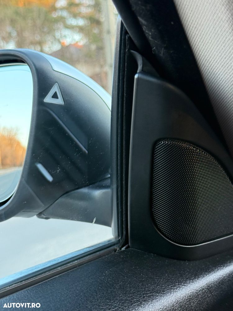 BMW Seria 3 320i xDrive AT - 28