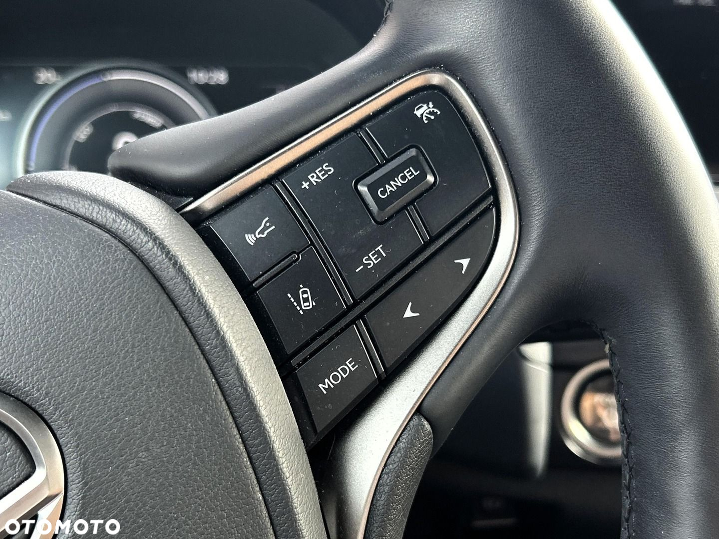 Lexus UX - 15