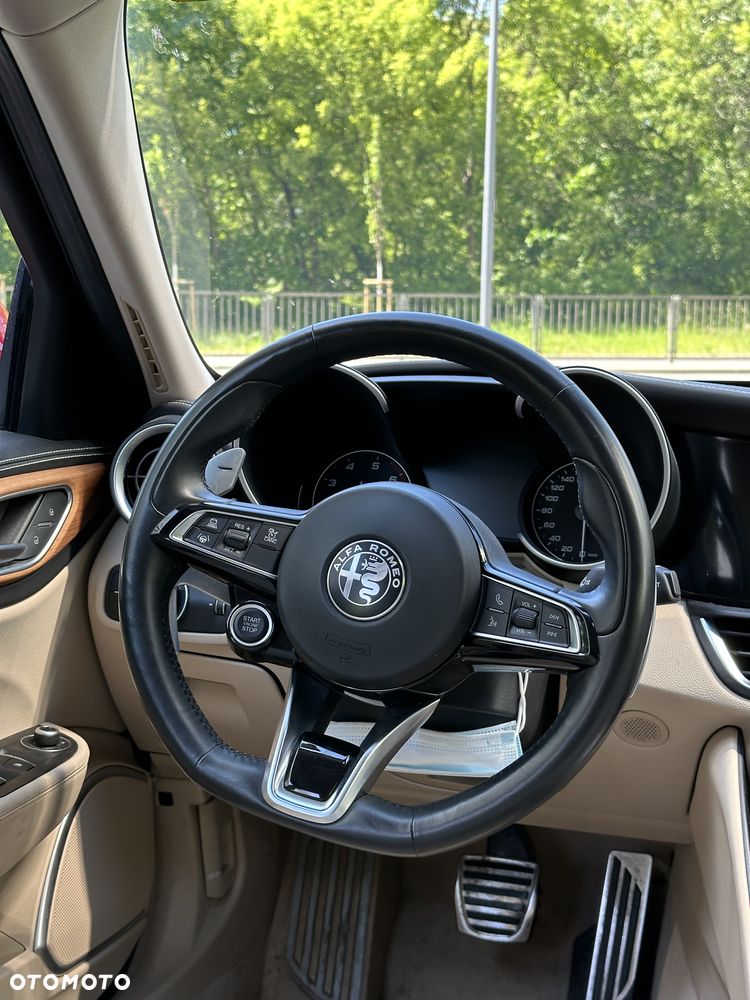 Alfa Romeo Giulia 2.0 Turbo Business - 4