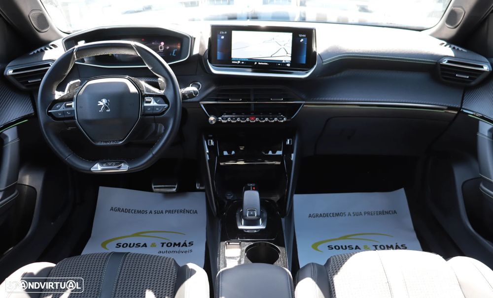 Peugeot 2008 1.2 PureTech GT EAT8 - 9