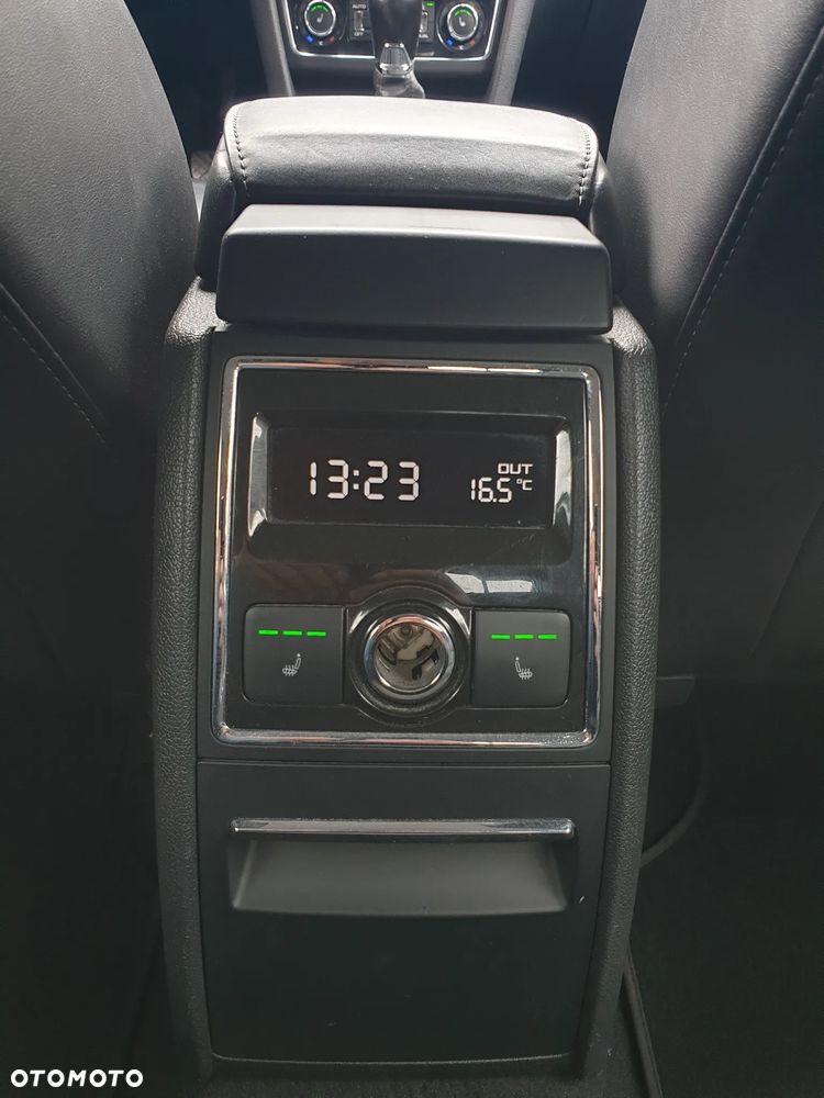 Skoda Superb 1.6 TDI Exclusive - 37