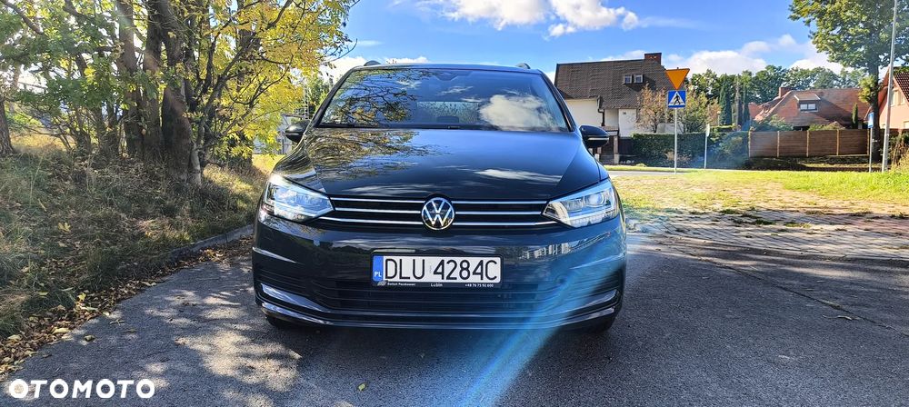 Volkswagen Touran - 1