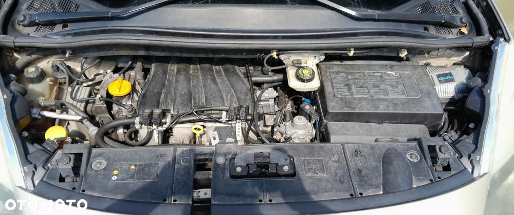 Renault Grand Scenic 2.0 16V 140 CVT Luxe - 9