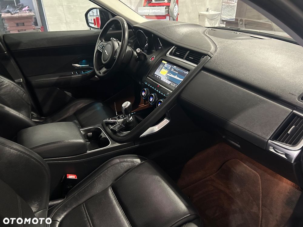 Jaguar E-Pace D150 R-Dynamic - 29