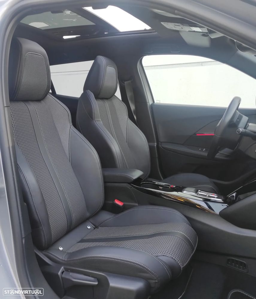 Peugeot e-2008 GT - 24