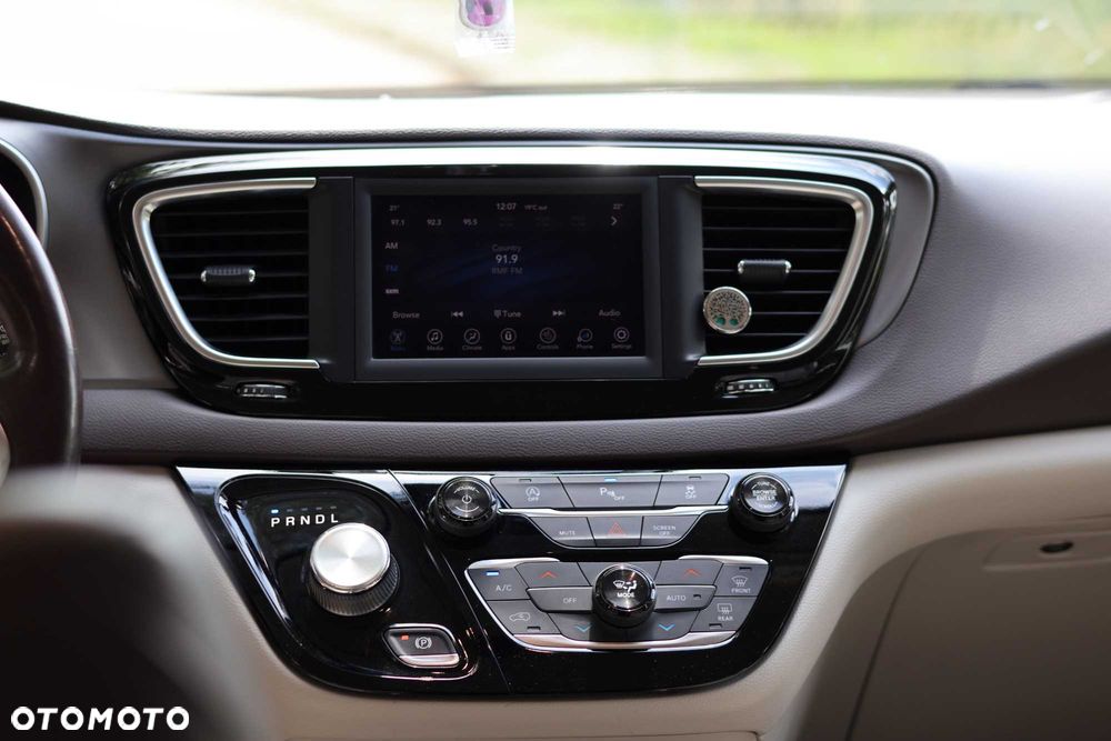Chrysler Pacifica - 8
