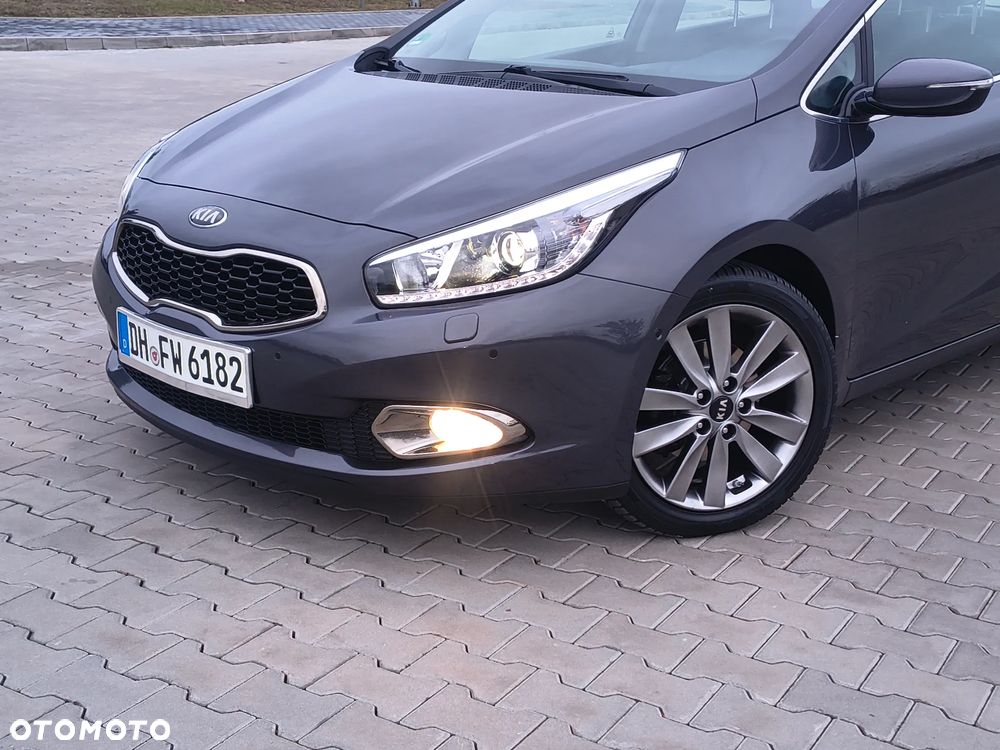Kia Ceed 1.6 CRDi 128 Platinum Edition - 4