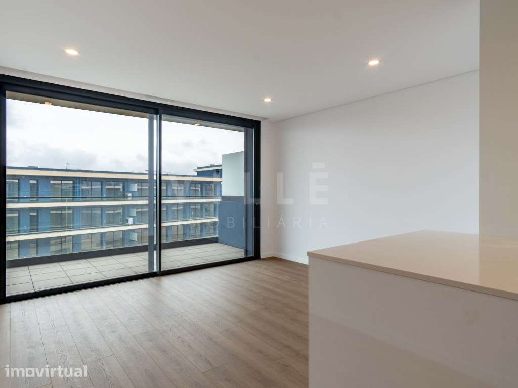 Apartamento T1+1 | 3.º e Último Piso | Varanda | 1 Lugar de Garagem... - Grande imagem: 2/26