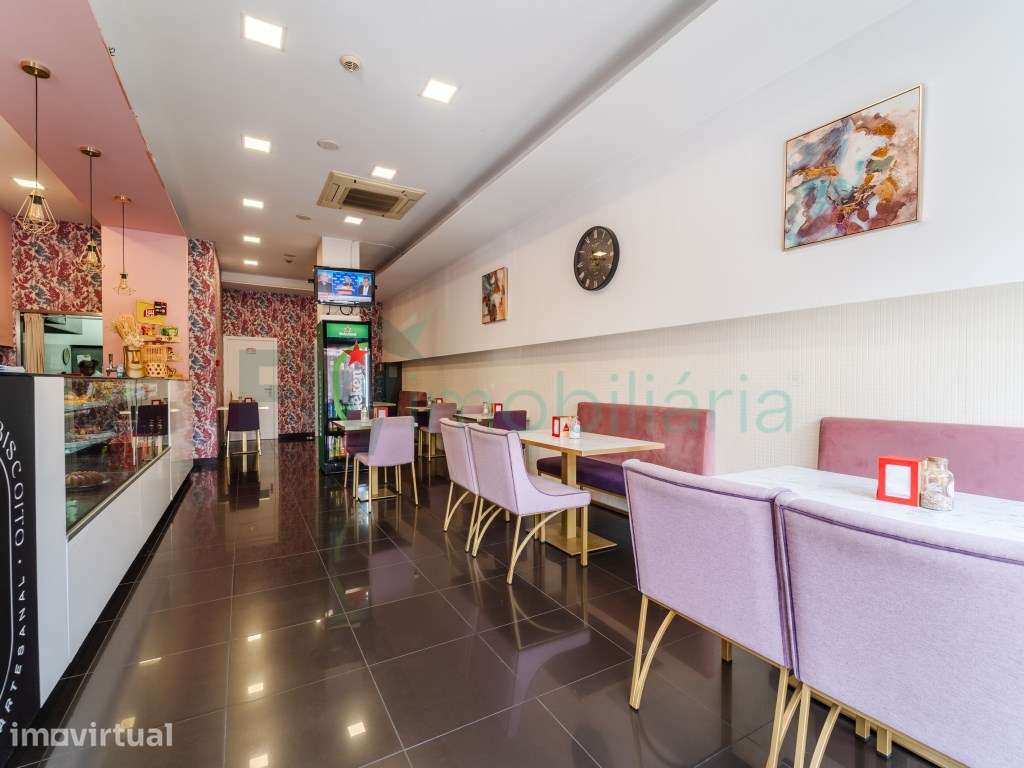 Espaço comercial para arrendamento com negócio em funcionamento - Grande imagem: 2/15
