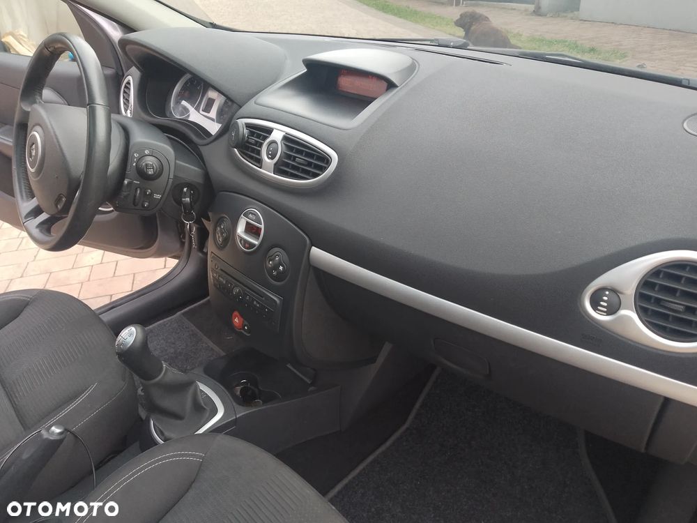 Renault Clio - 7