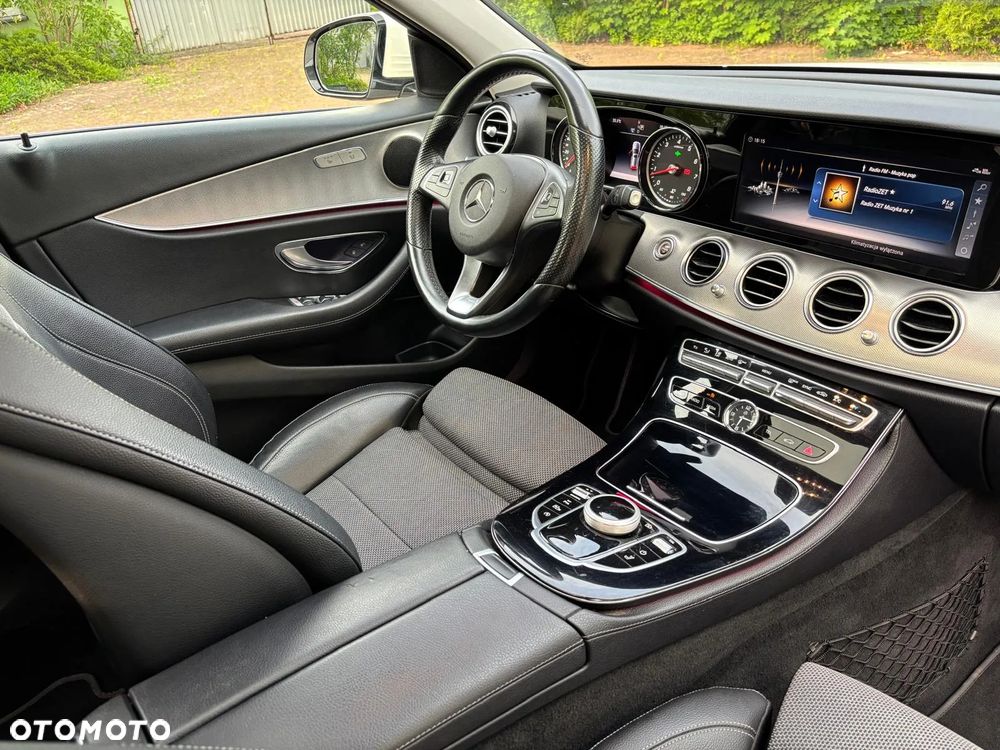 Mercedes-Benz Klasa E 250 9G-TRONIC - 38