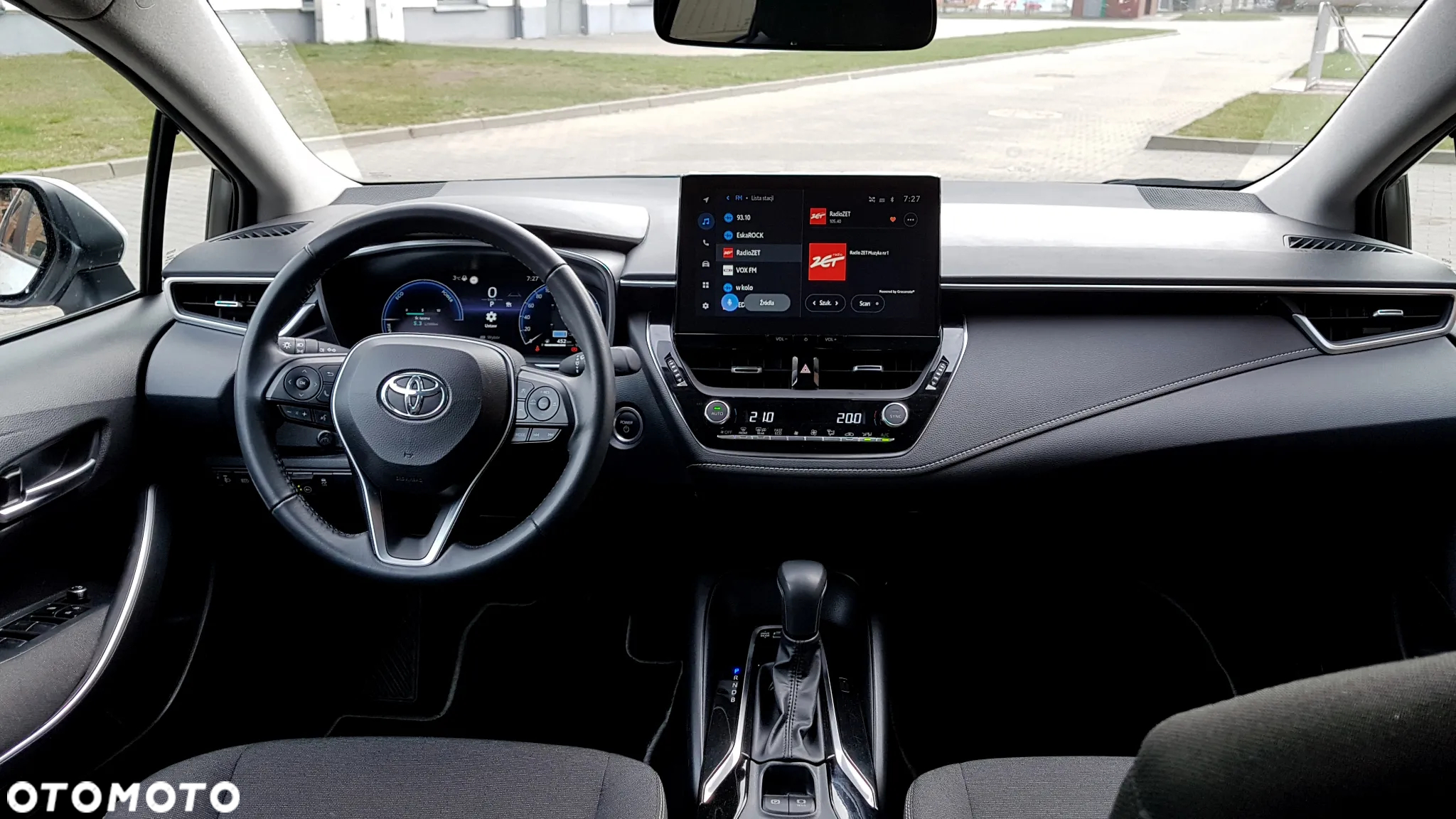 Toyota Corolla 1.8 Hybrid Comfort - 24