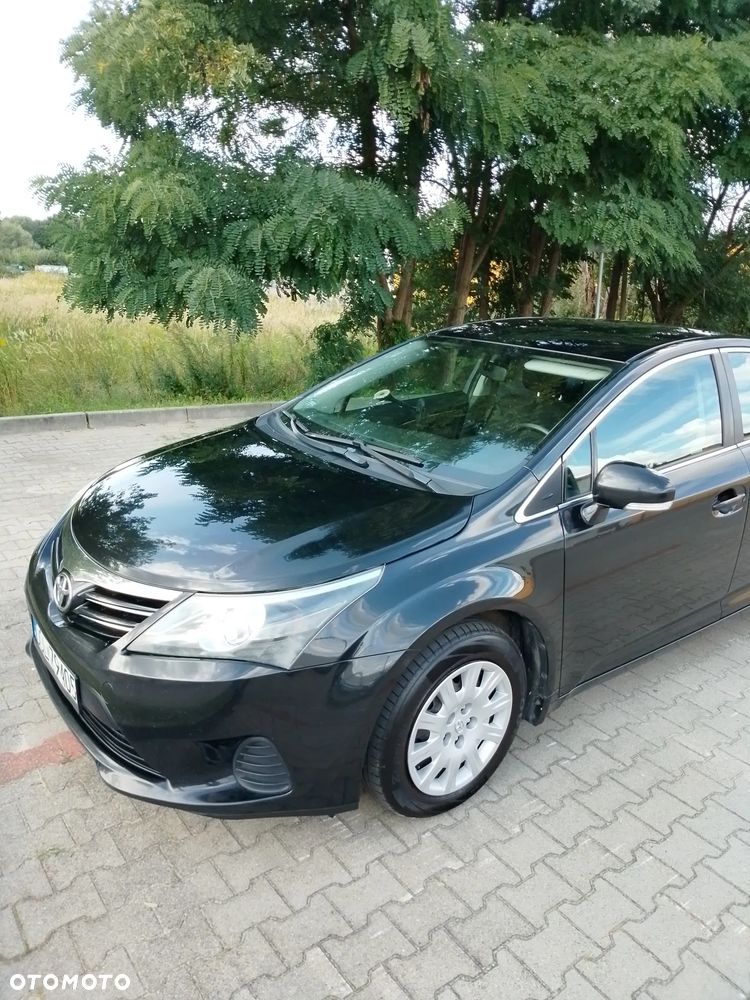 Toyota Avensis 1.6 Premium - 6