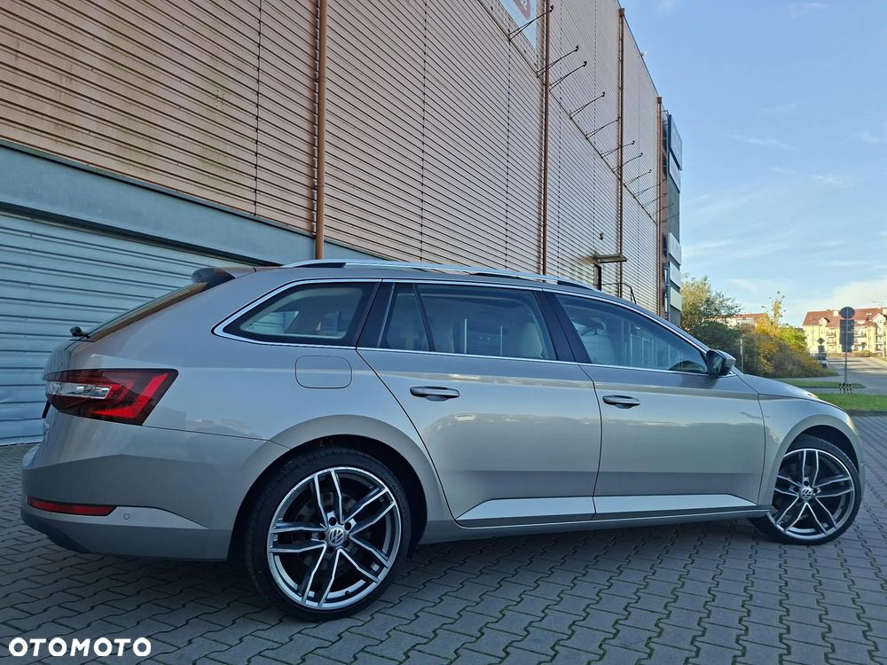 Skoda Superb 2.0 TDI Style DSG - 21