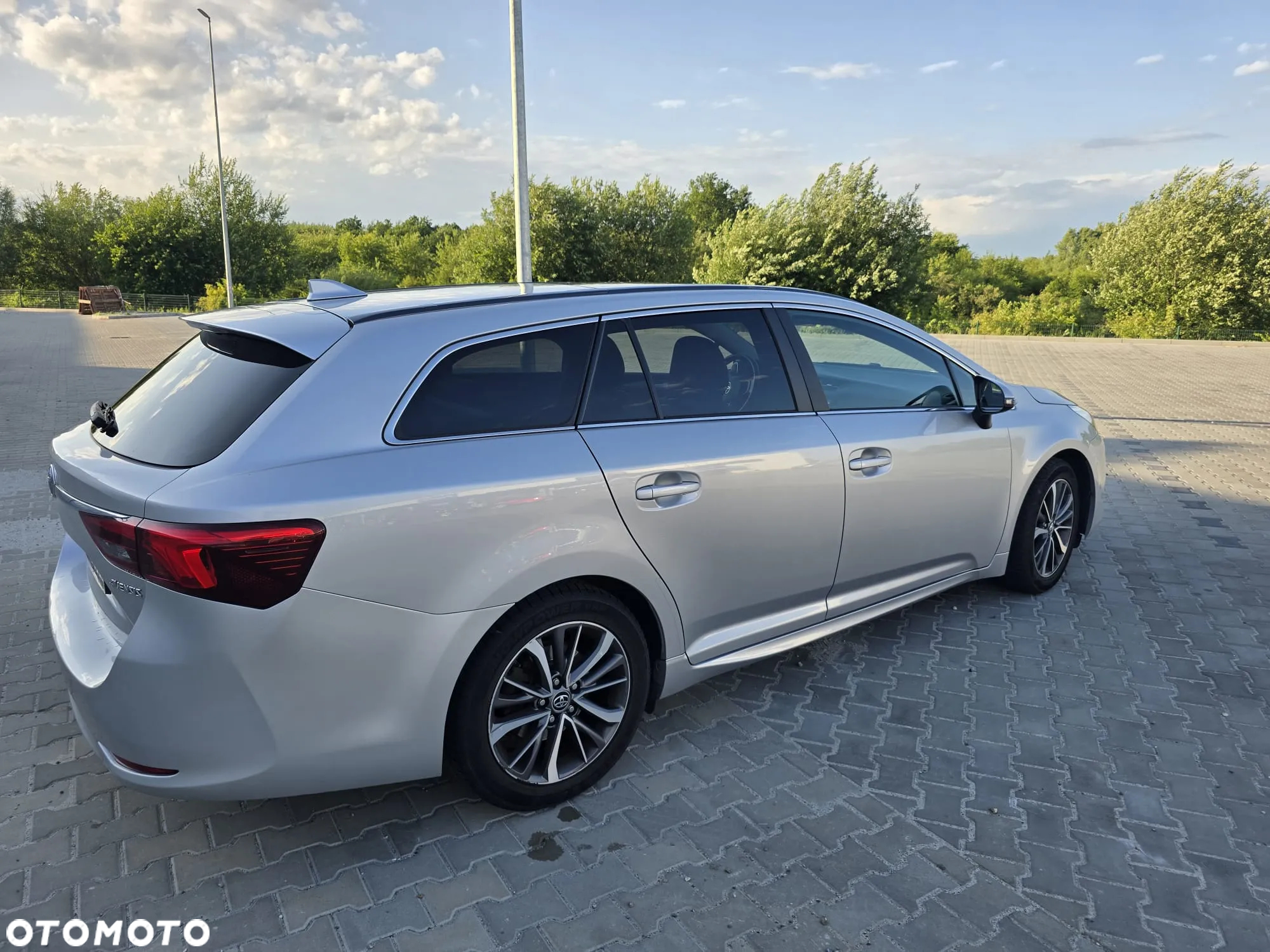 Toyota Avensis 2.0 D-4D Prestige - 4
