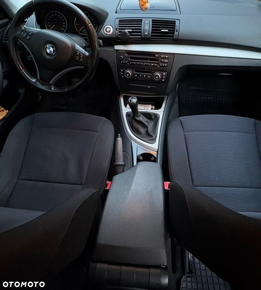 BMW Seria 1 2008 photo 3