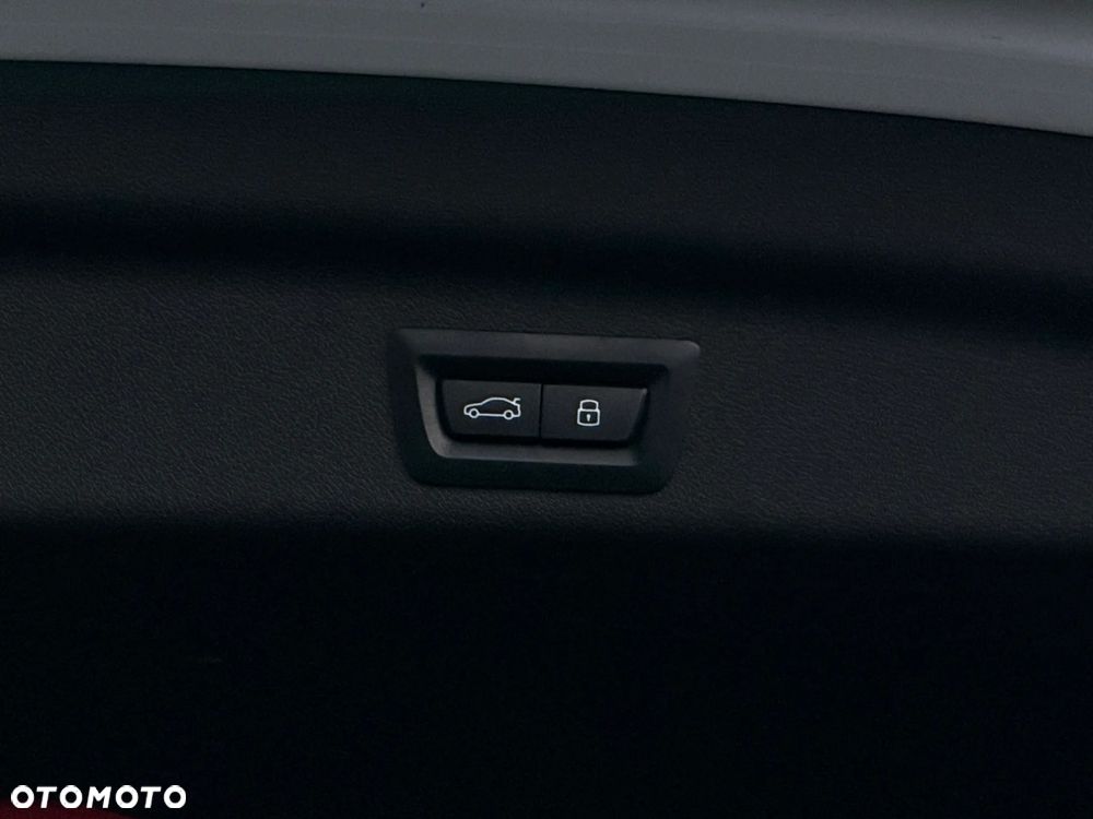 BMW X1 sDrive20i - 14