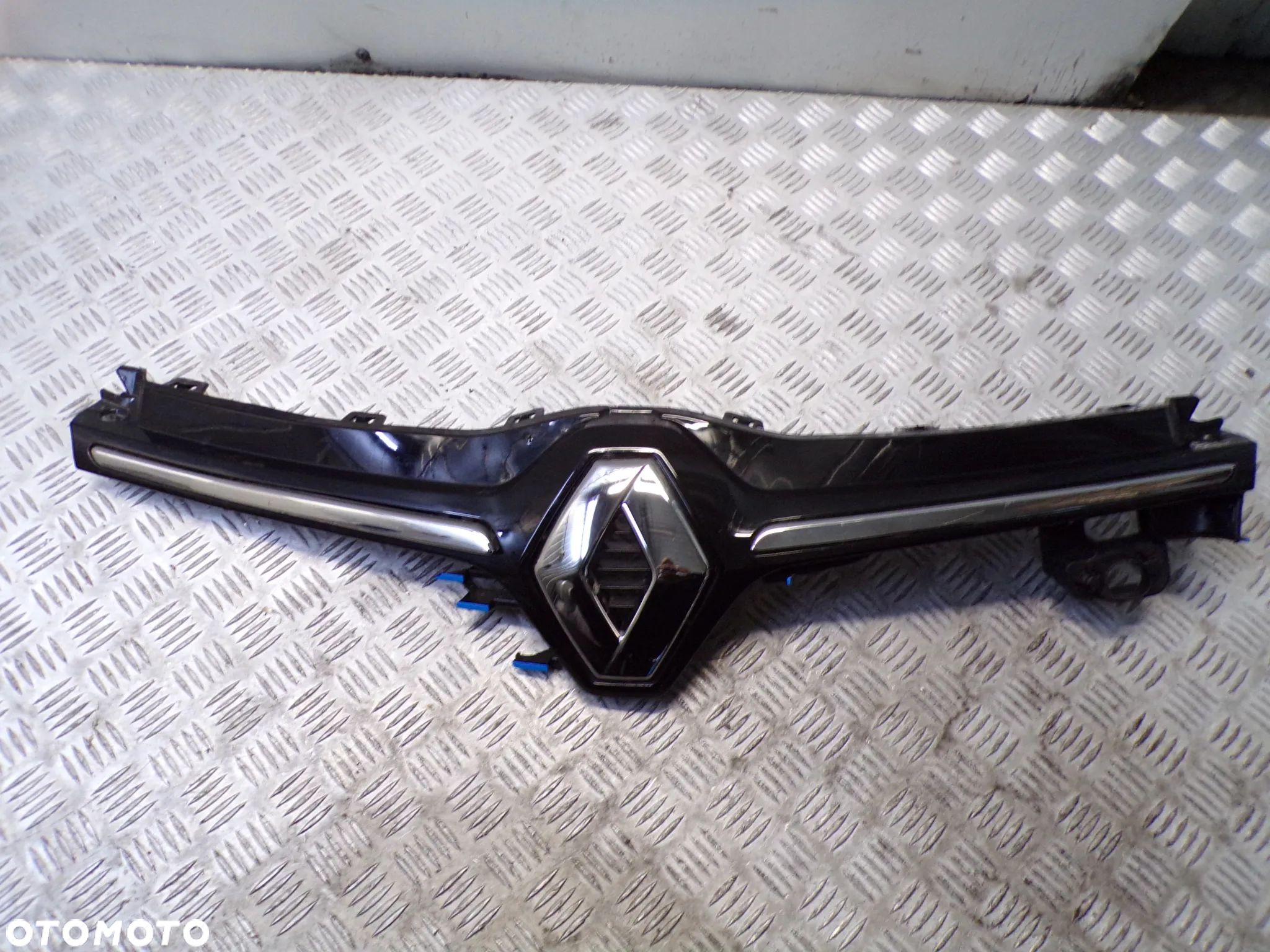 GRILL ATRAPA CHROM RENAULT TWINGO III - 1