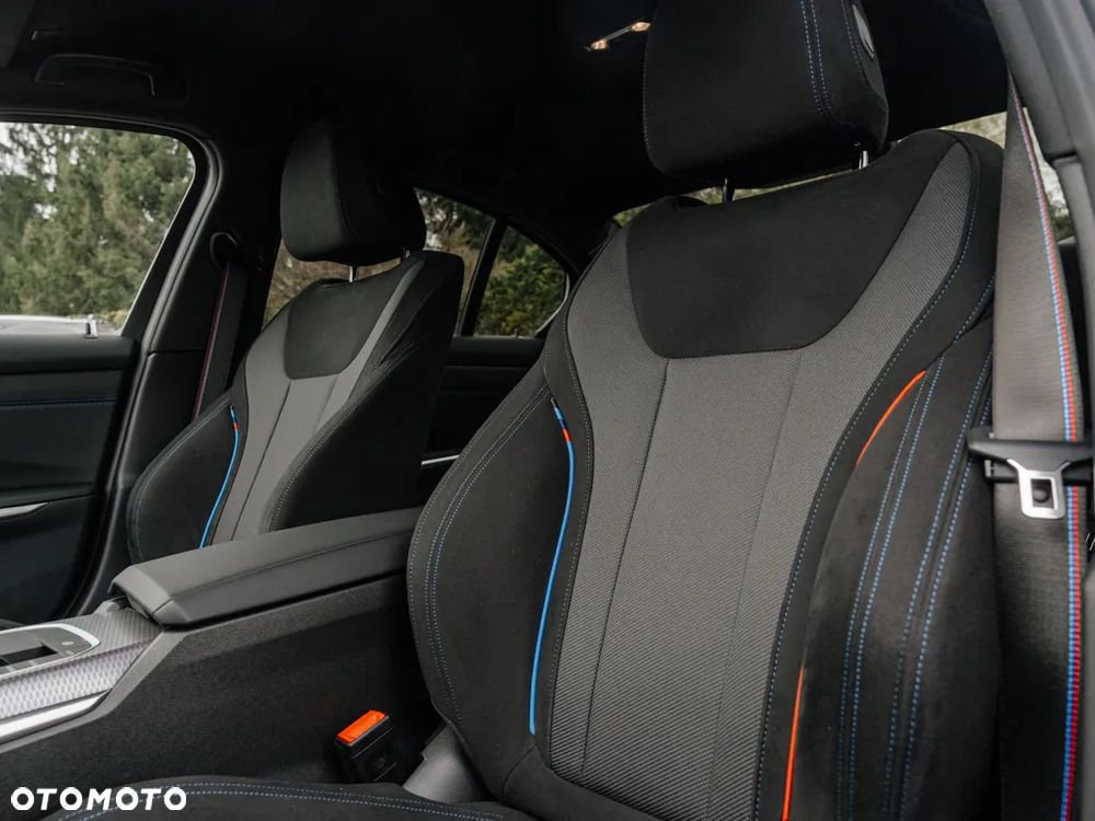 BMW Seria 3 318i M Sport - 12