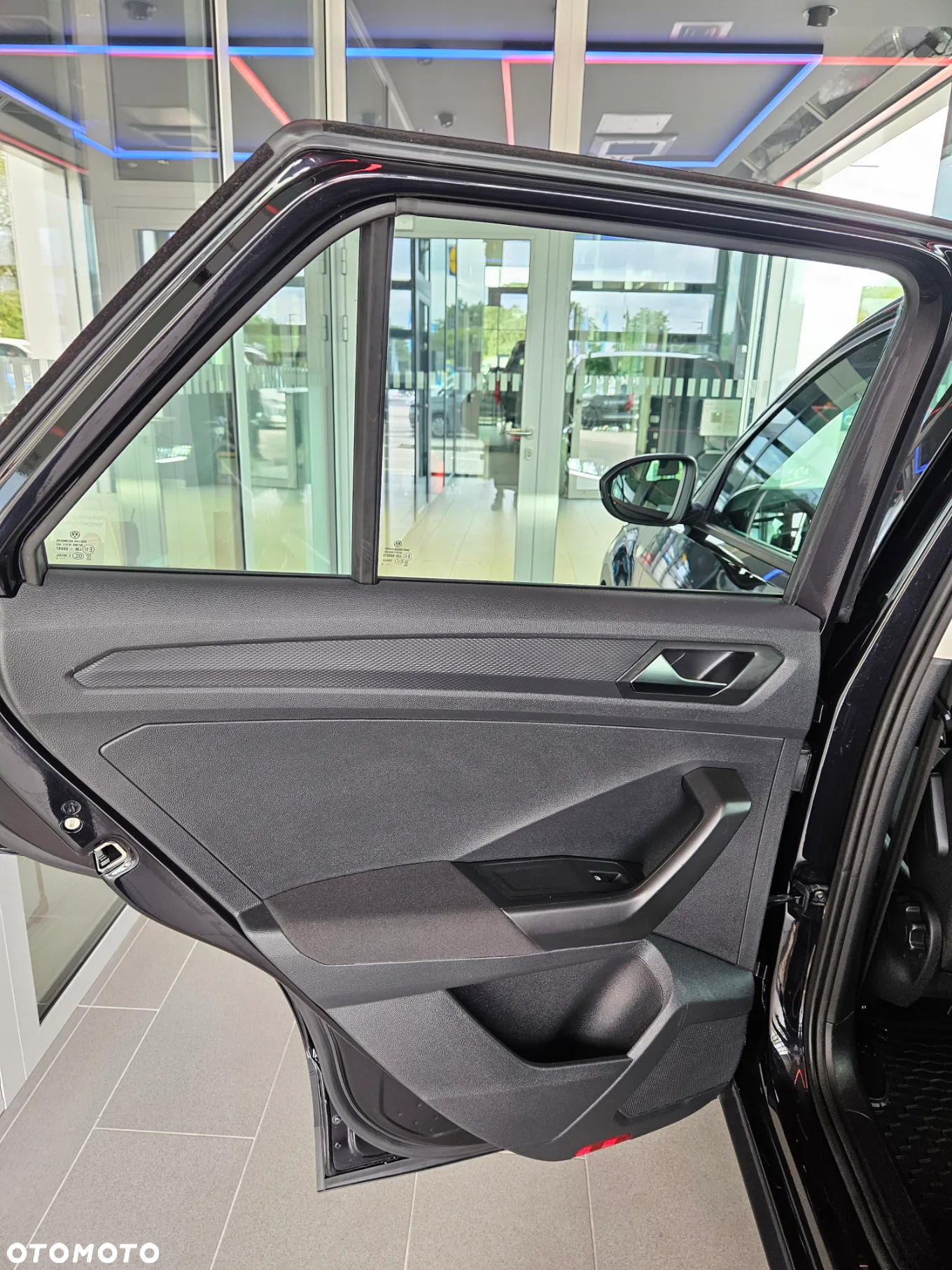 Volkswagen T-Roc - 23