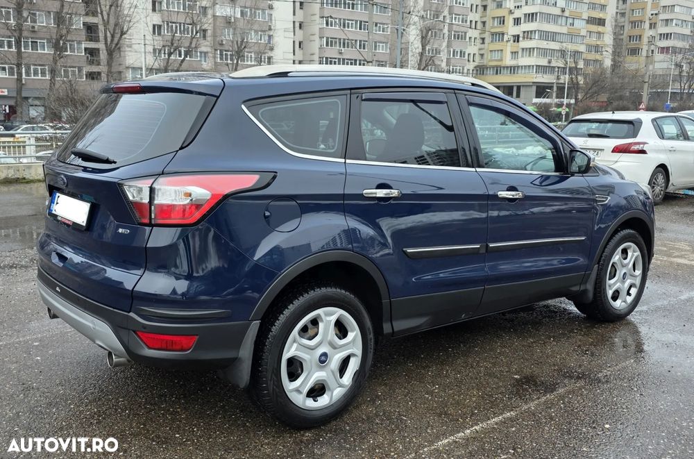 Ford Kuga - 4