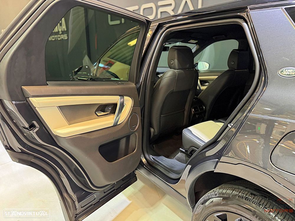 Land Rover Discovery Sport P300e R-Dynamic S - 17