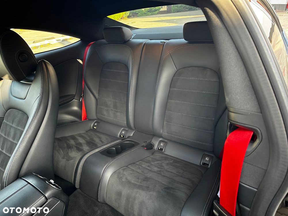 Mercedes-Benz Klasa C 200 9G-TRONIC - 27