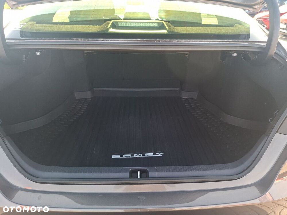 Toyota Camry 2.5 Hybrid Comfort CVT - 13