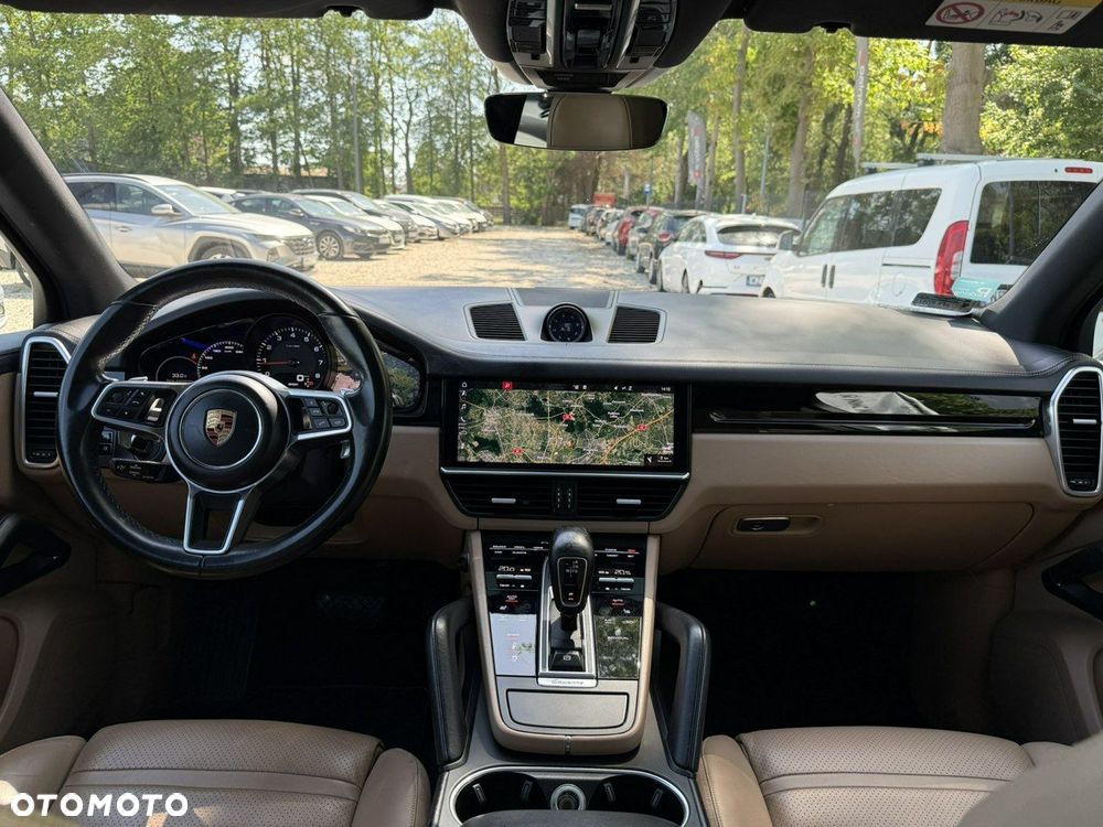 Porsche Cayenne - 22