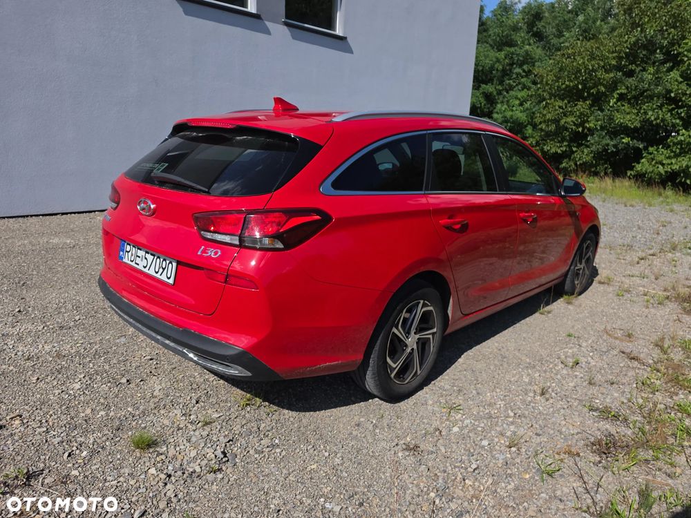 Hyundai i30 1.5 T-GDI 48V Comfort DCT - 4