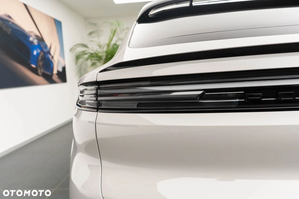 Porsche Cayenne S E-Hybrid PHEV Black Edition - 38