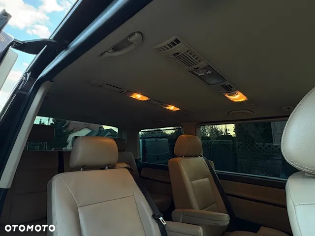 Volkswagen Multivan - 28