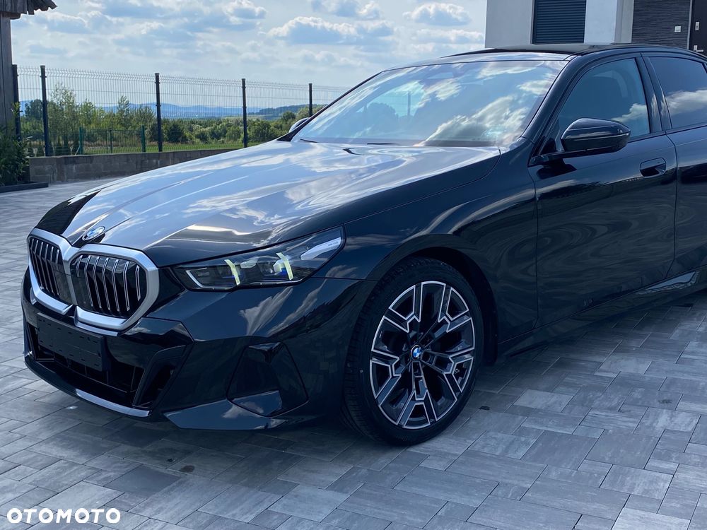 BMW Seria 5 520d xDrive - 14