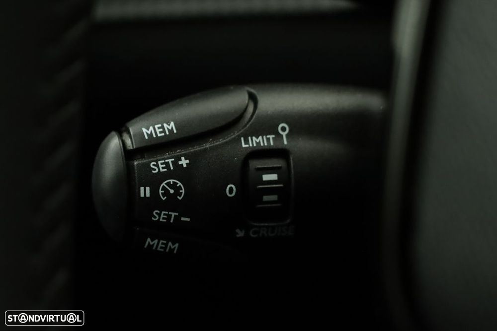 Peugeot 2008 1.2 Allure - 18