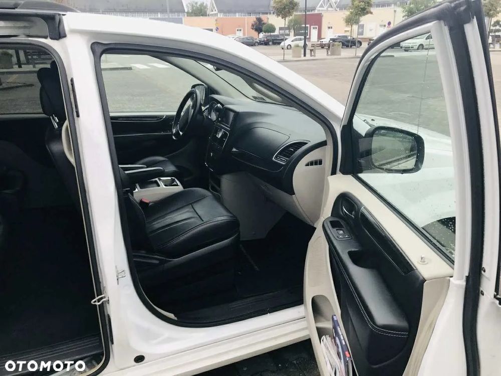 Chrysler Town & Country 3.6 Touring - 7