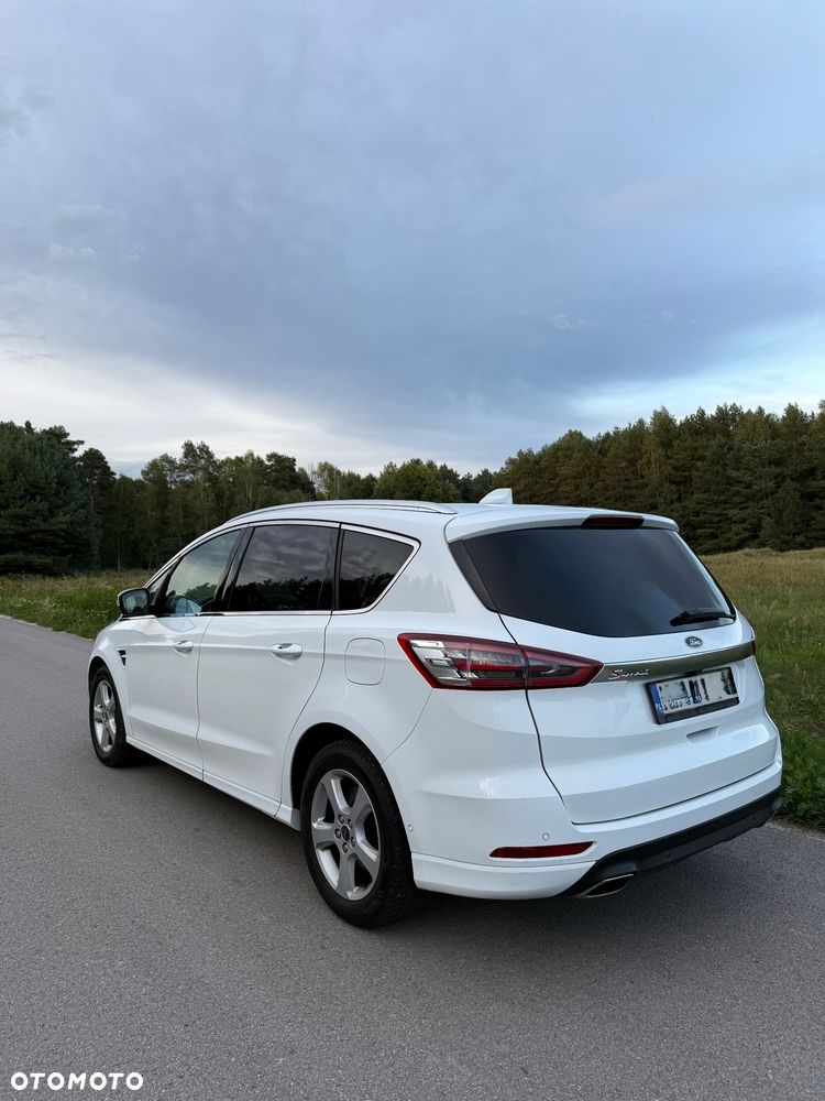 Ford S-Max - 36