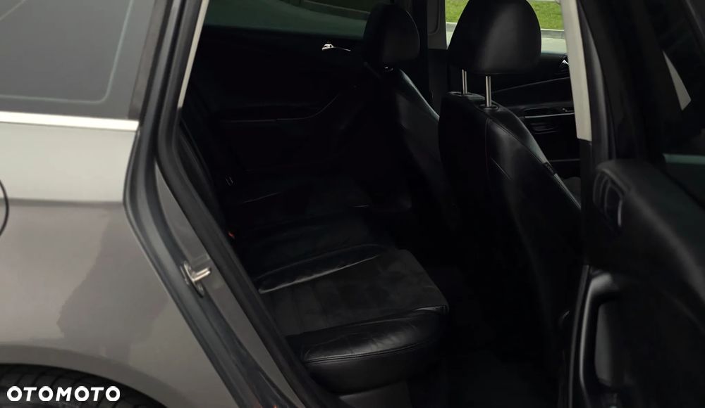 Volkswagen Passat Variant 2.0 TDI Highline DSG - 19