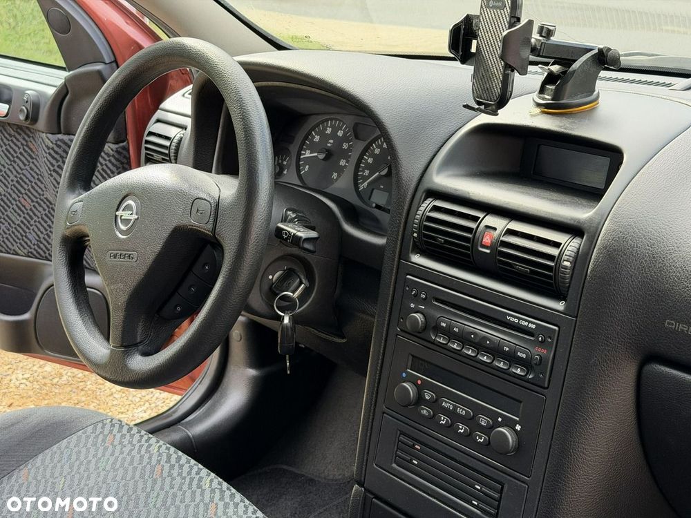 Opel Astra - 16