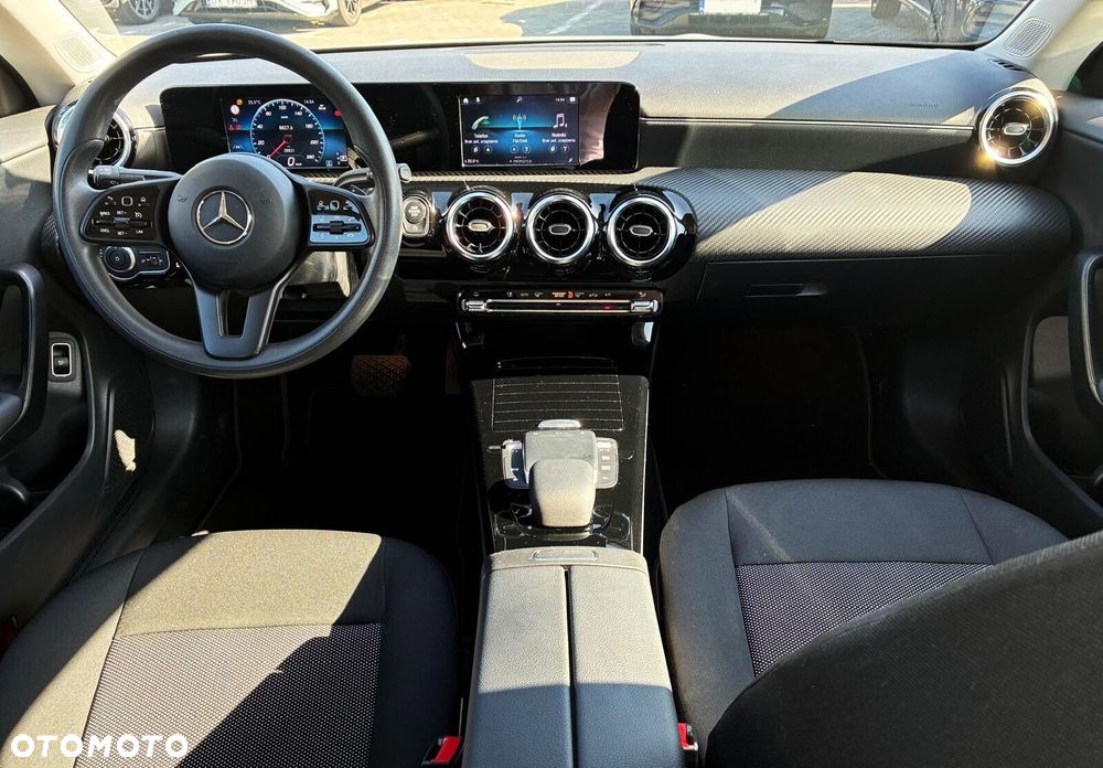 Mercedes-Benz CLA - 10