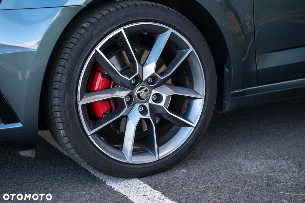 Skoda Octavia 2.0 TDI RS Challenge DSG - 11