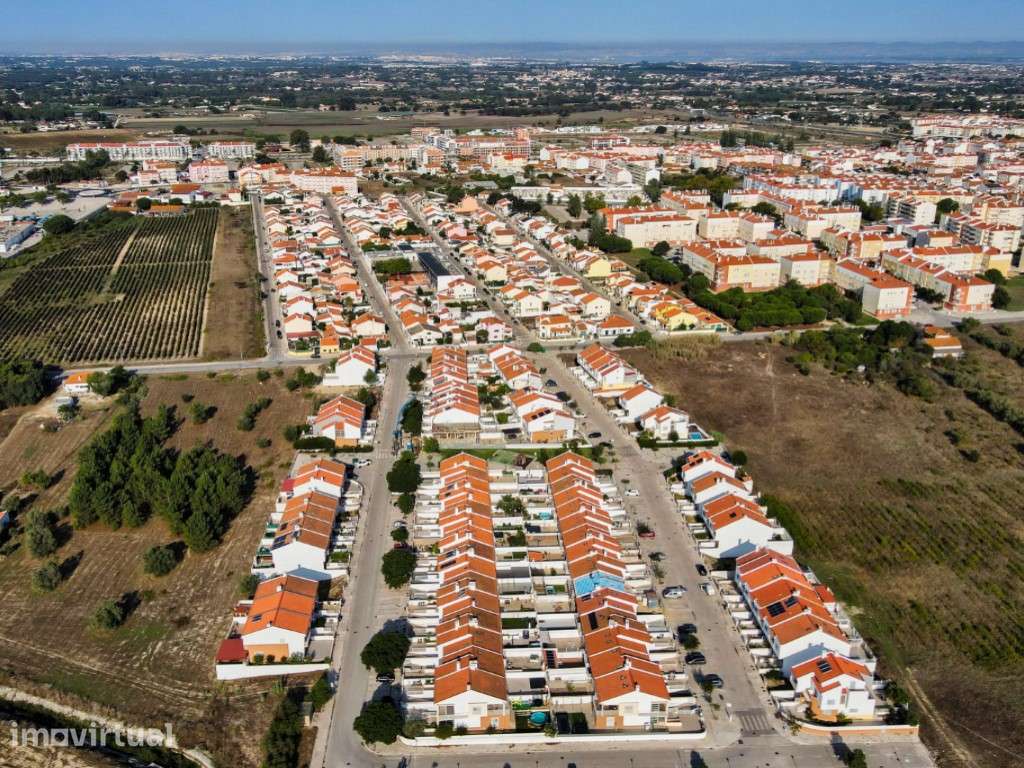 Terreno Urbano com PIP aprovado e Infraestruturas - Grande imagem: 4/26