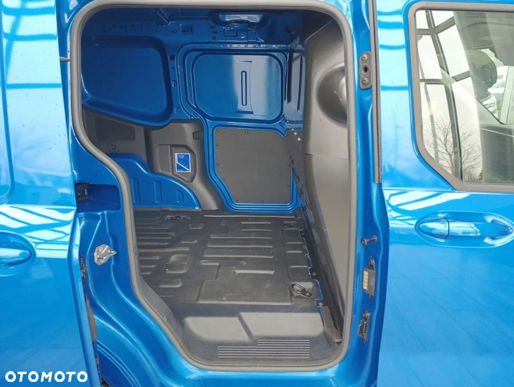 Ford Transit Courier - 12