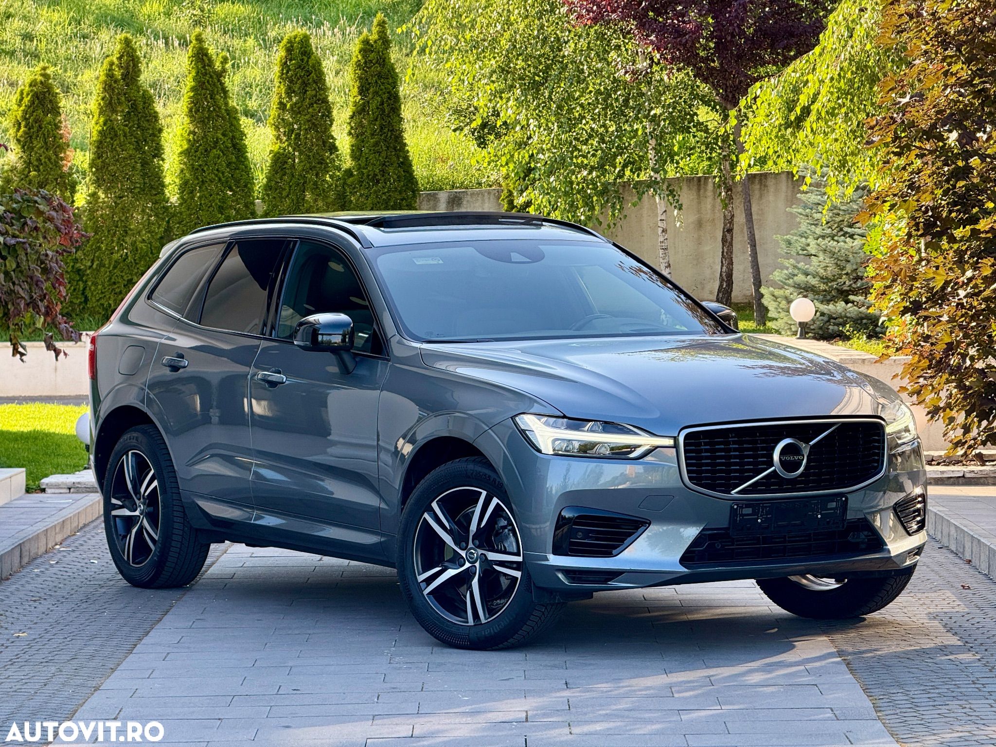 Volvo XC 60 Recharge T8 Twin Engine eAWD R-Design - 1