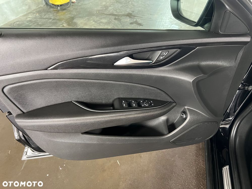 Opel Insignia 1.6 CDTI Cosmo ecoFLEX S&S - 17