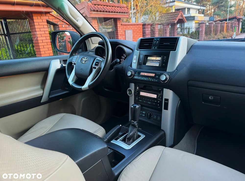 Toyota Land Cruiser 3.0 D-4D Automatik Executive - 34