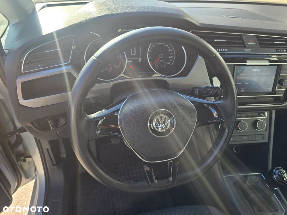 Volkswagen Touran 1.6 TDI BMT SCR Comfortline - 16