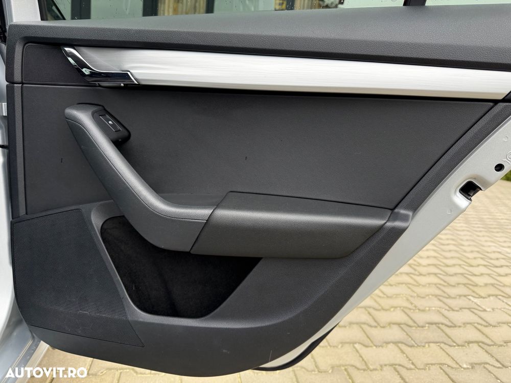 Skoda Octavia Combi Diesel 1.6 TDI Ambition - 19