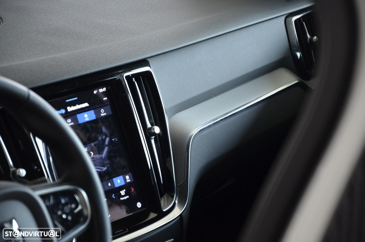 Volvo V60 2.0 T6 AWD TE Plus Dark - 9