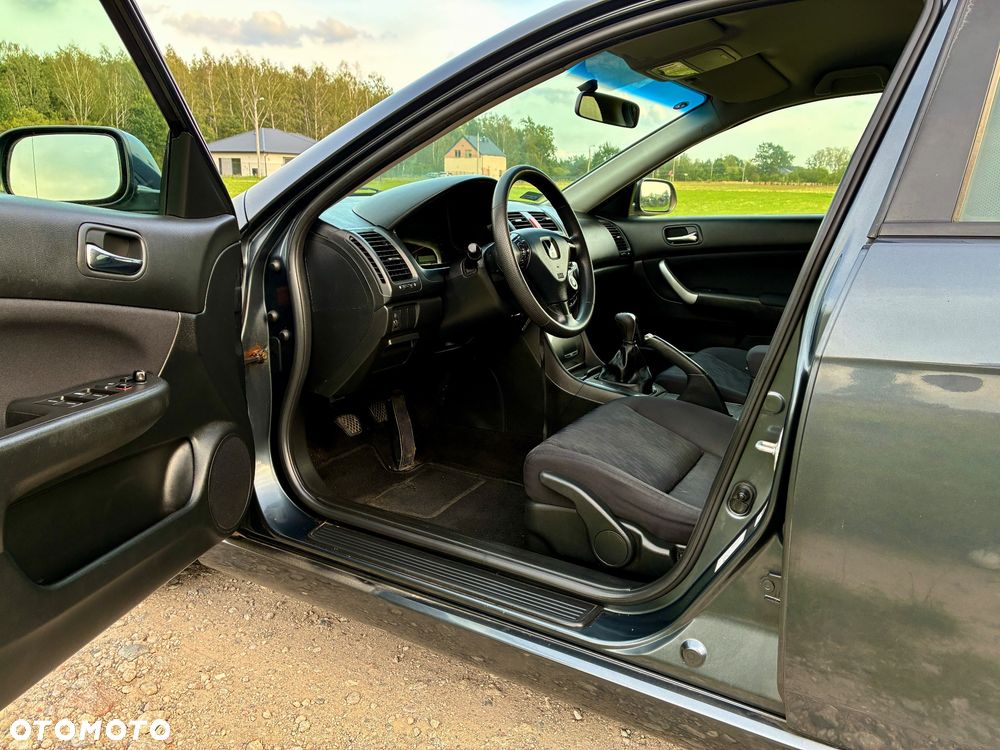 Honda Accord 2.0 i Executive - 19